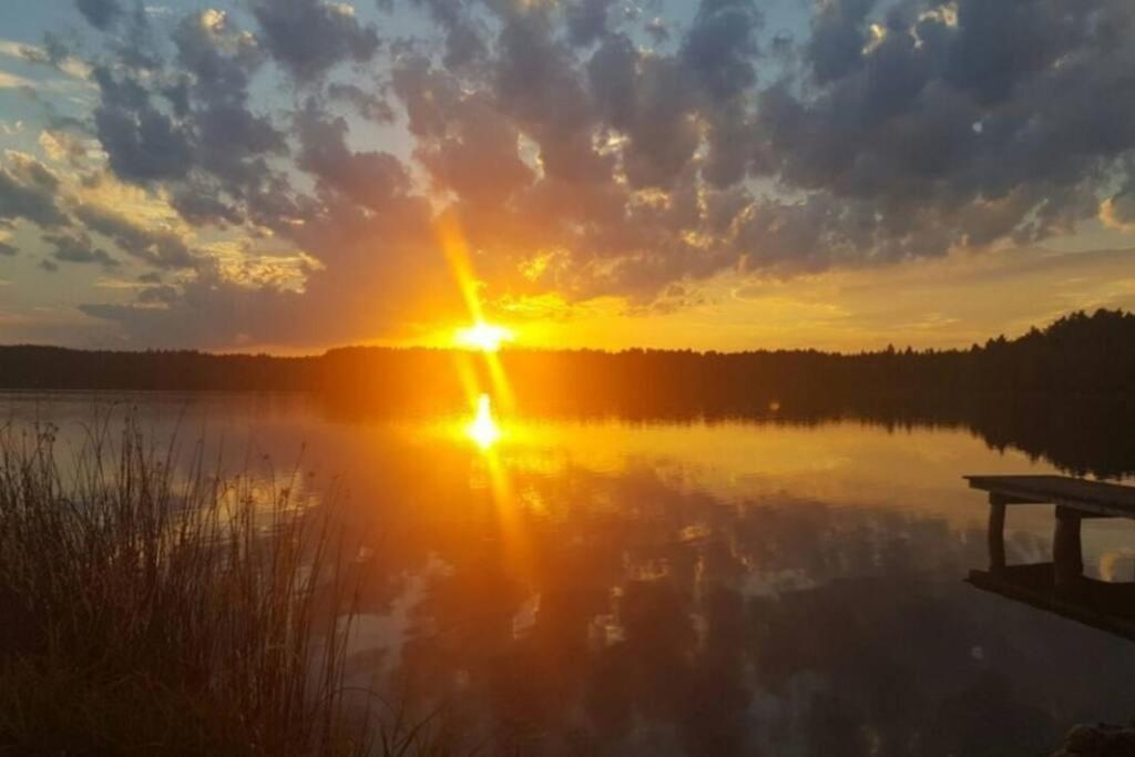 Bungalow Direkt Am See, Mit Eigenem Boot Roding Esterno foto