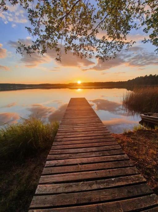 Bungalow Direkt Am See, Mit Eigenem Boot Roding Esterno foto