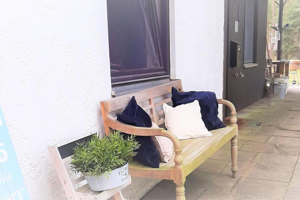 Bungalow Direkt Am See, Mit Eigenem Boot Roding Esterno foto