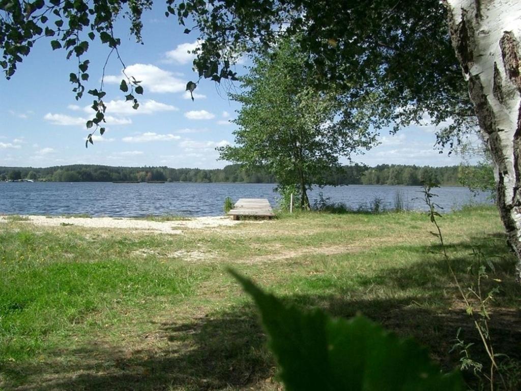 Bungalow Direkt Am See, Mit Eigenem Boot Roding Esterno foto