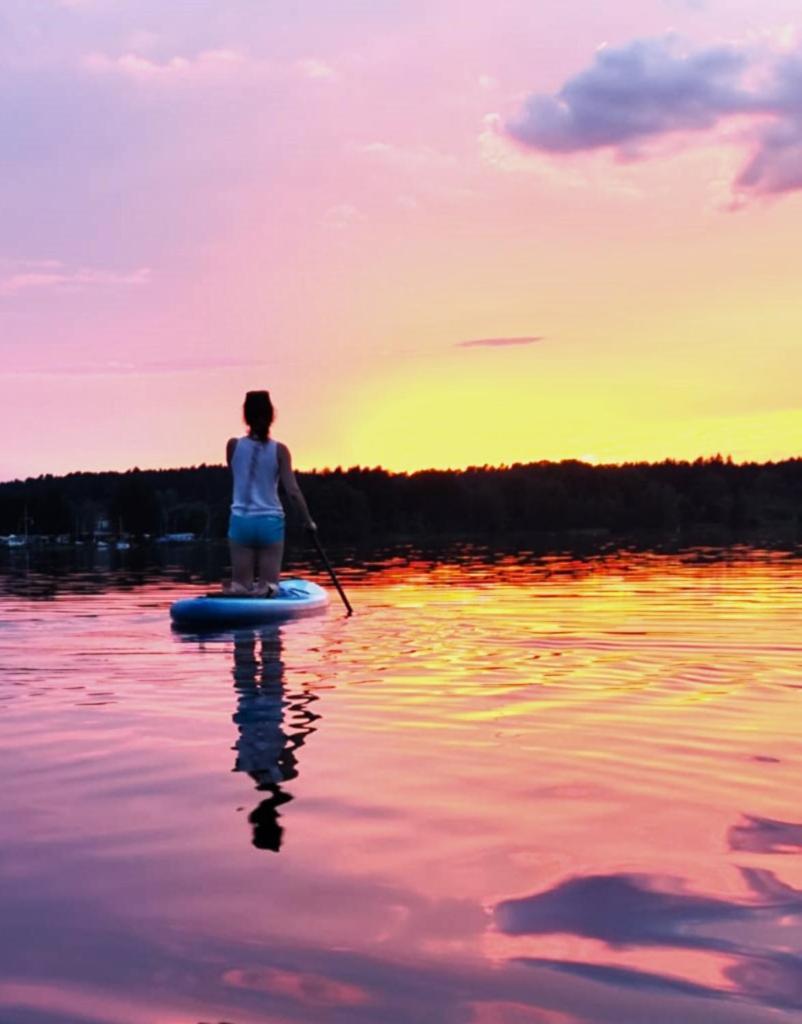 Bungalow Direkt Am See, Mit Eigenem Boot Roding Esterno foto