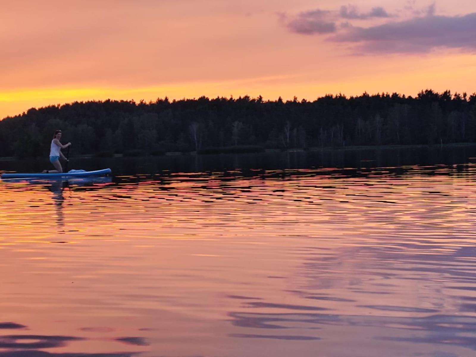 Bungalow Direkt Am See, Mit Eigenem Boot Roding Esterno foto