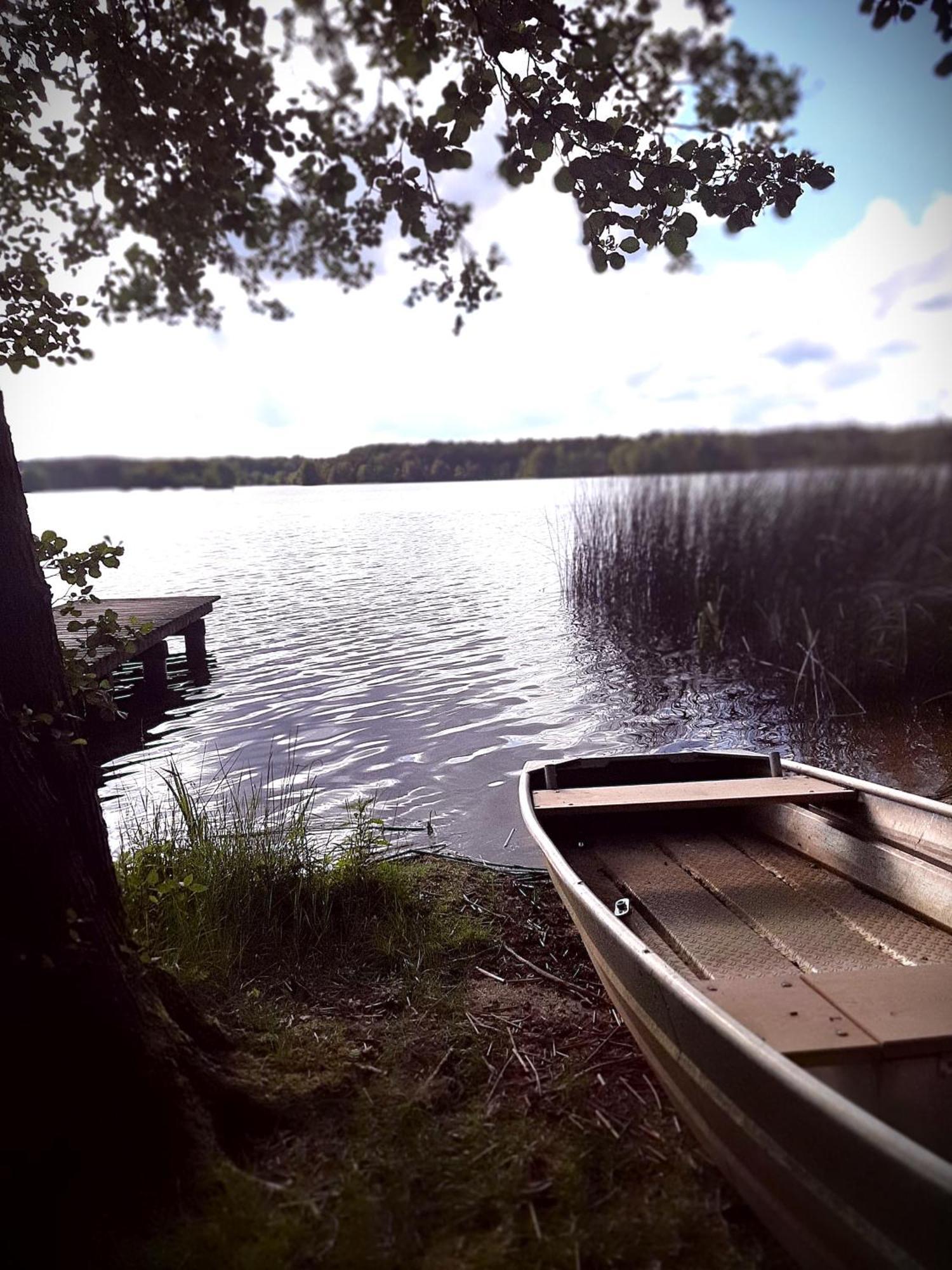 Bungalow Direkt Am See, Mit Eigenem Boot Roding Esterno foto